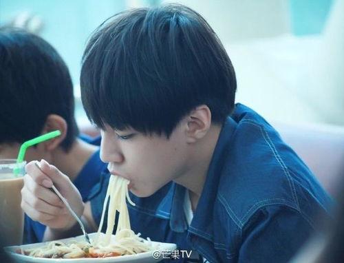 娱乐吃瓜酱王俊凯,娱乐吃瓜界的“酱王”风采